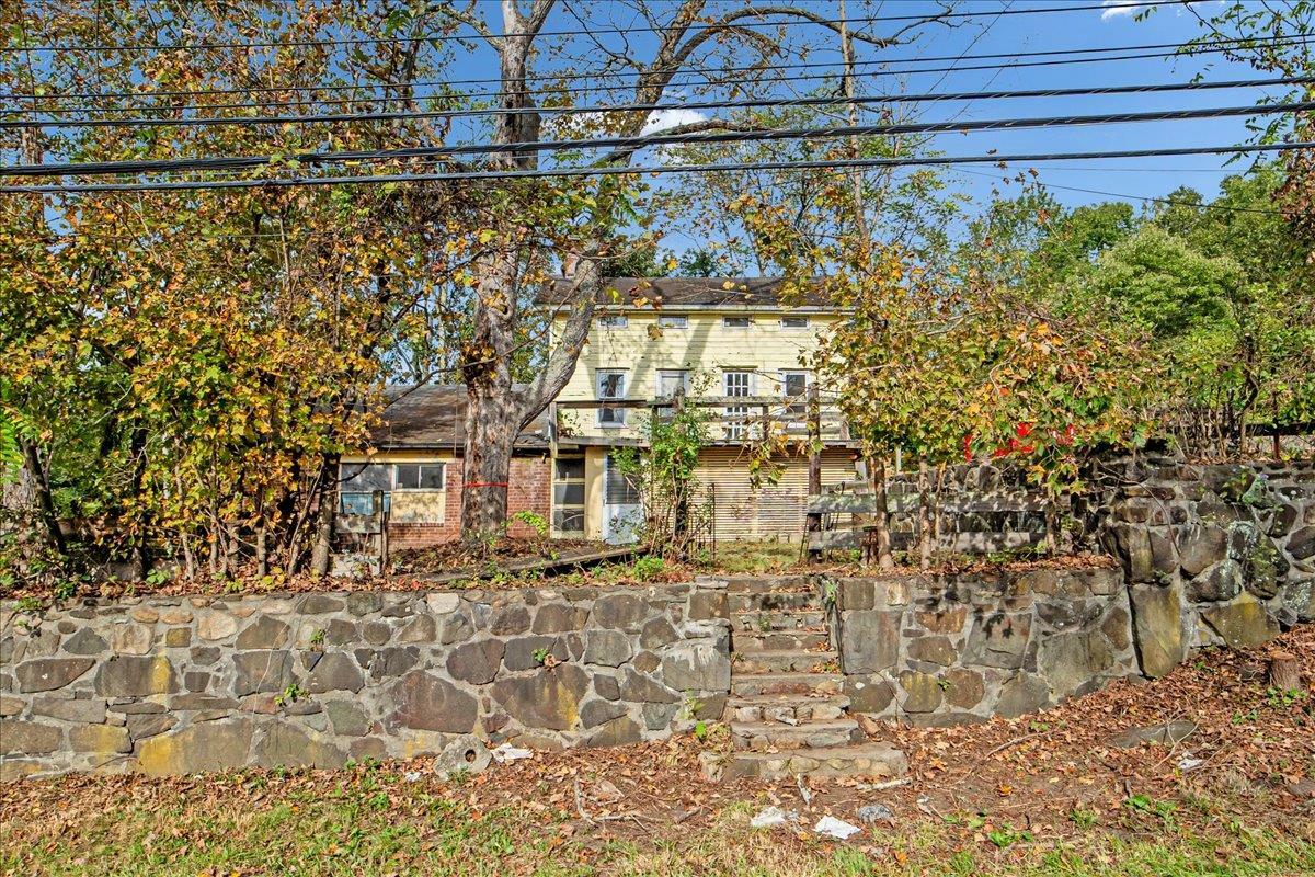 Property Photo:  432 Furnace Dock Road  NY 10567 