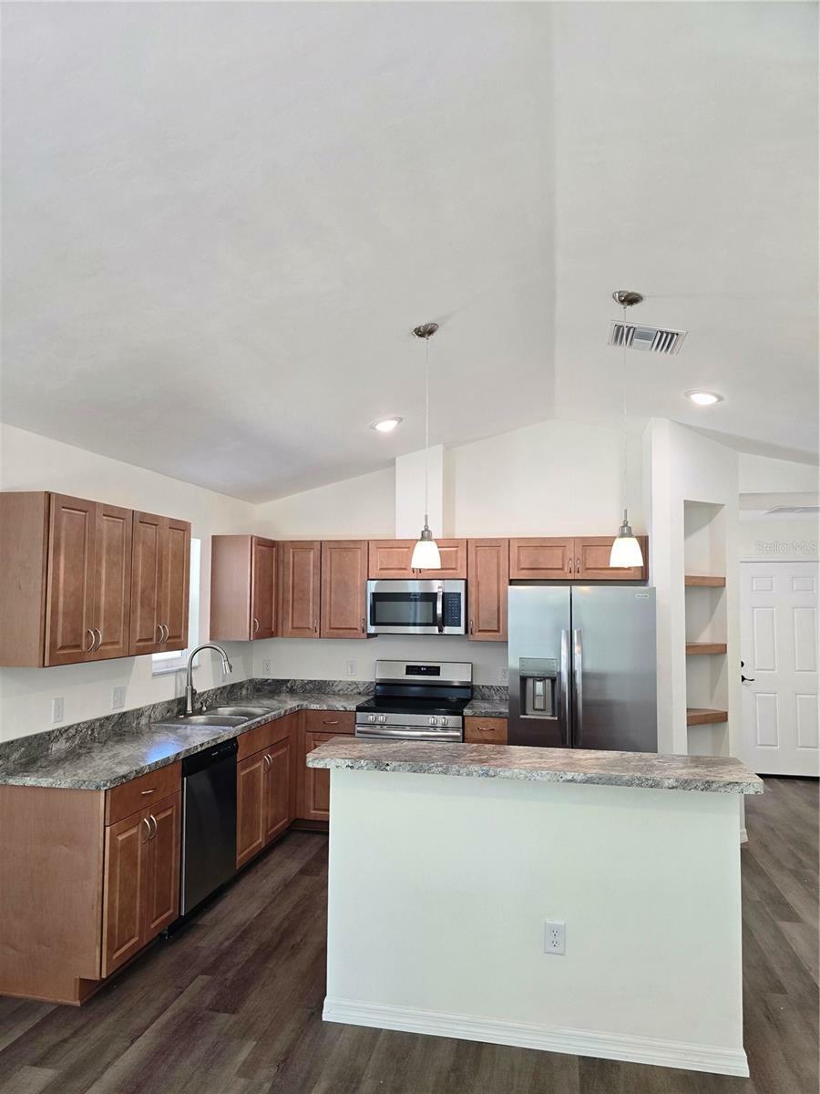 Property Photo: 512 SE 13th Street FL 32641