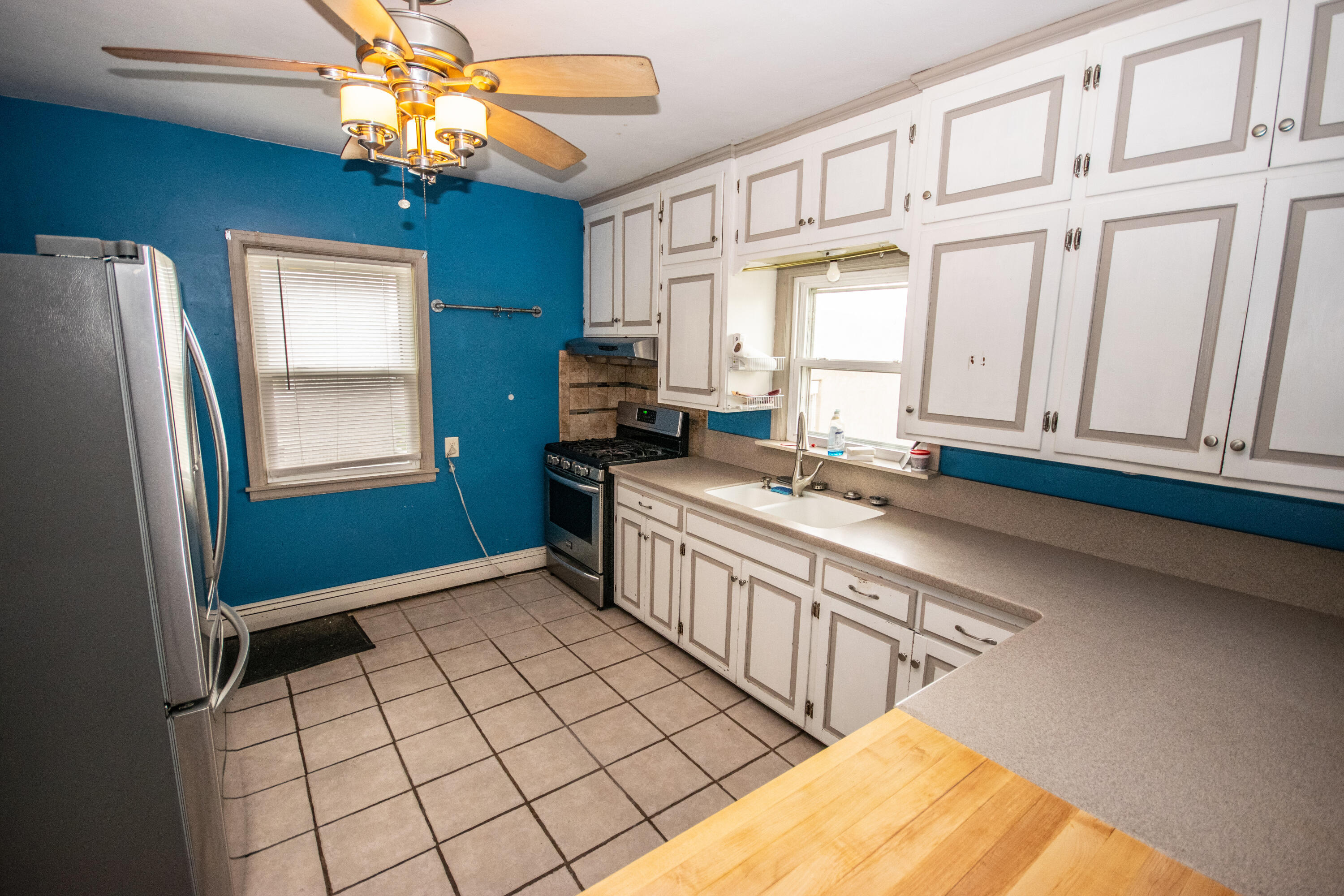 Property Photo:  239 W Paradise Dr  WI 53095 