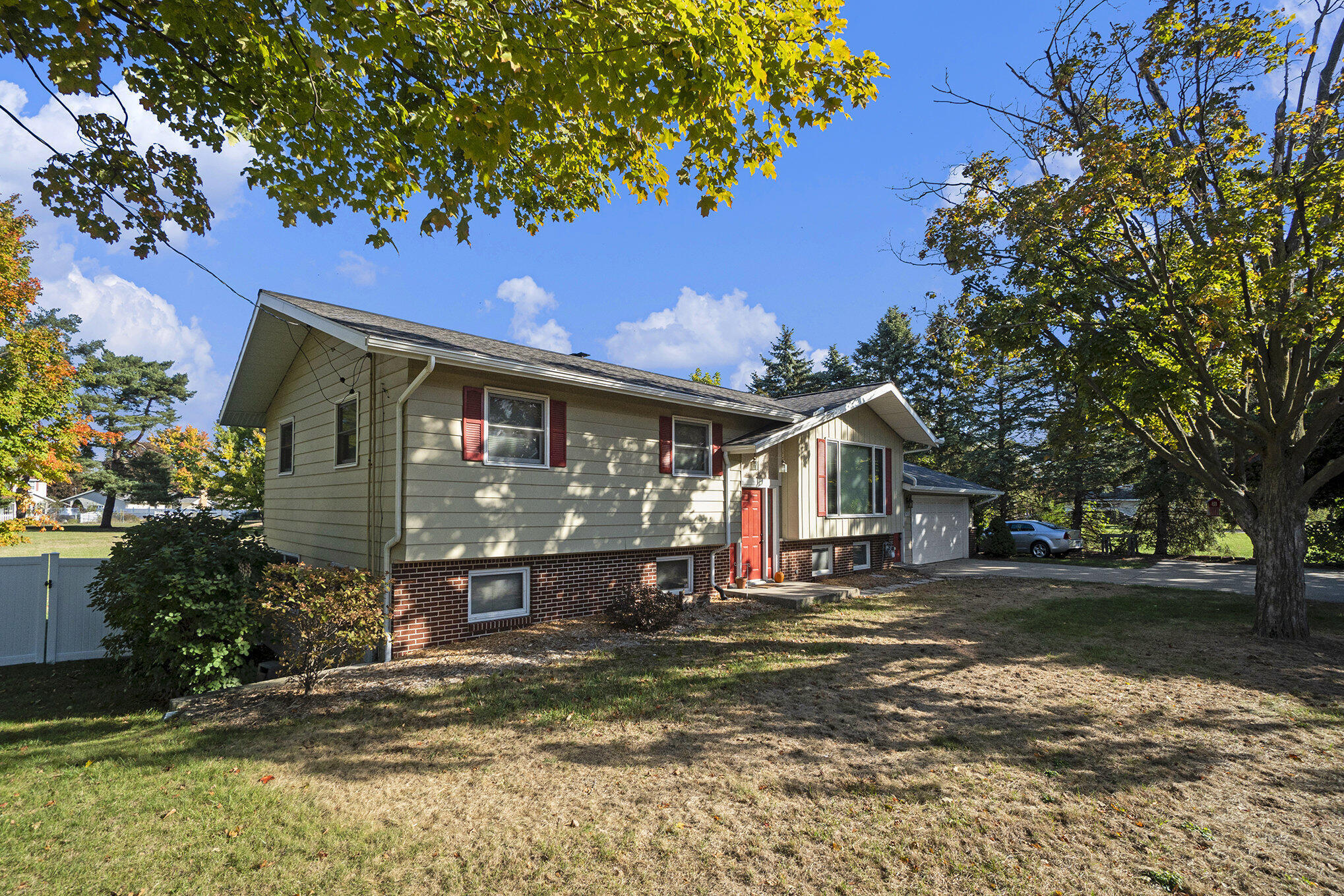 Property Photo: 2651 Baldwin Street MI 49428