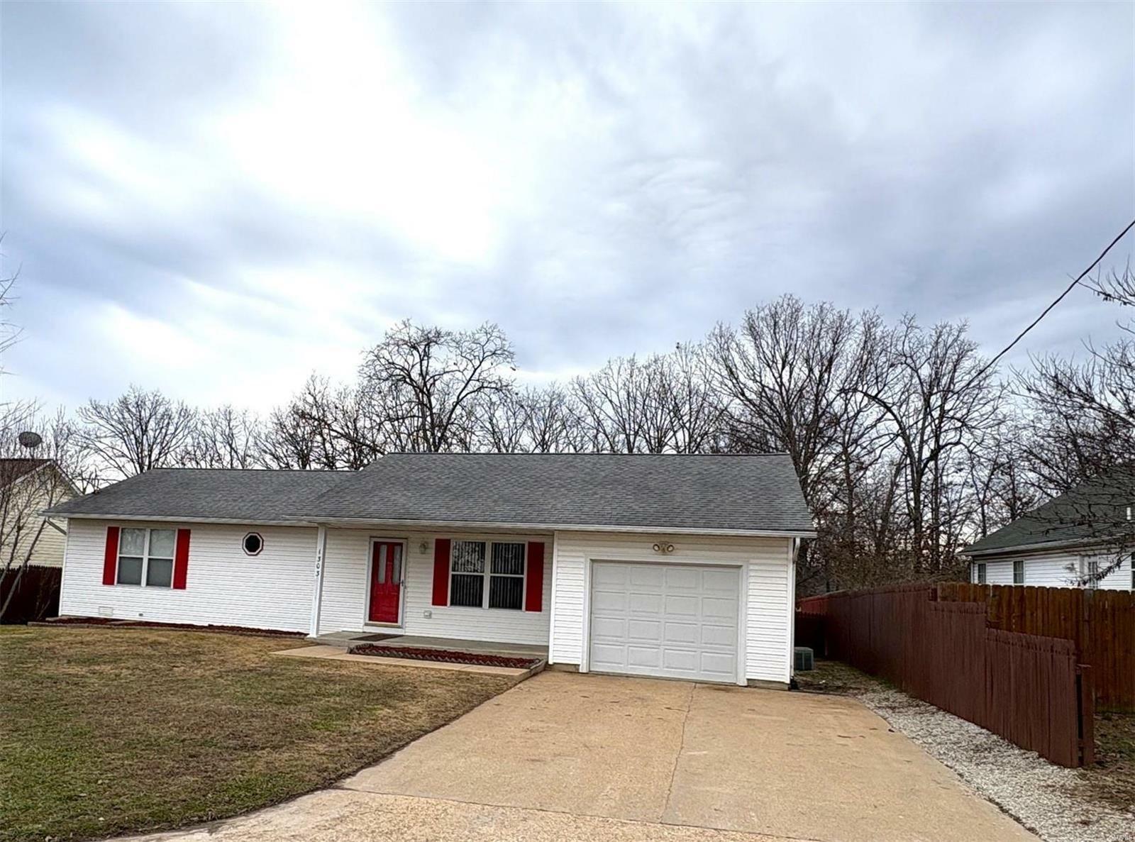 Property Photo:  1303 Holly Lane  MO 63077 