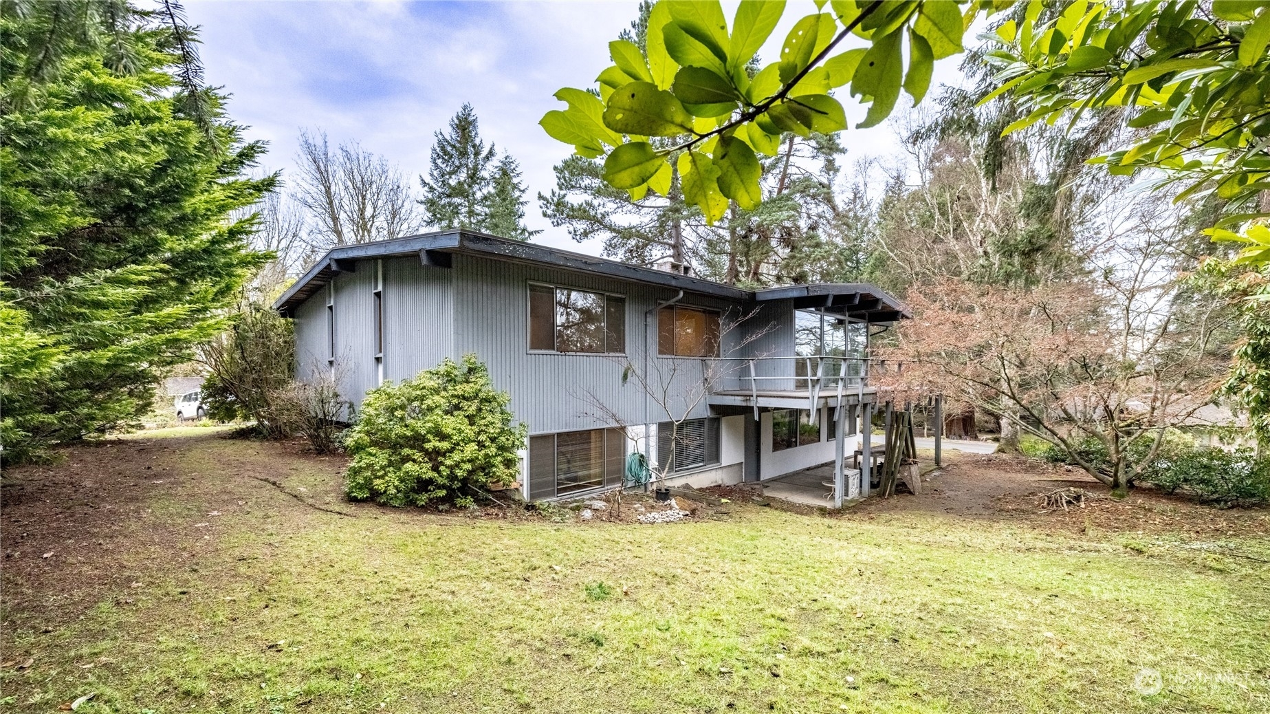 Property Photo:  16559 SE 45th Place  WA 98006 