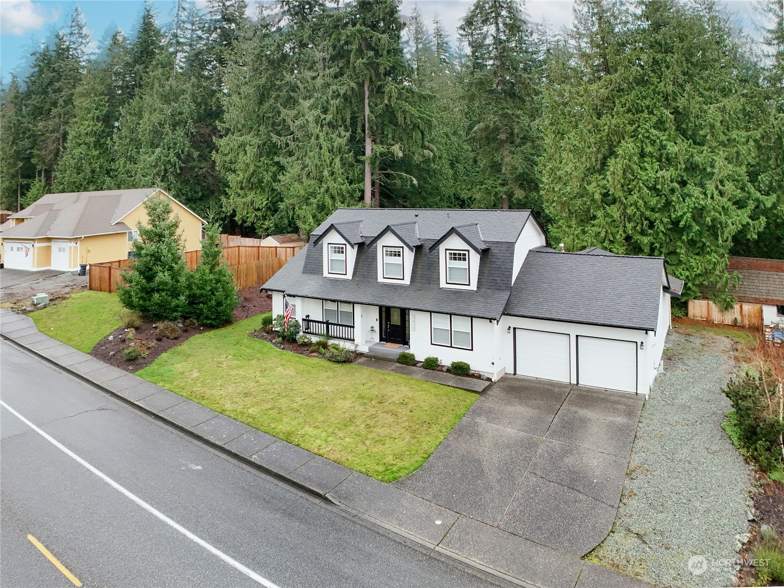 Property Photo:  3420  East Broadway St  WA 98274 