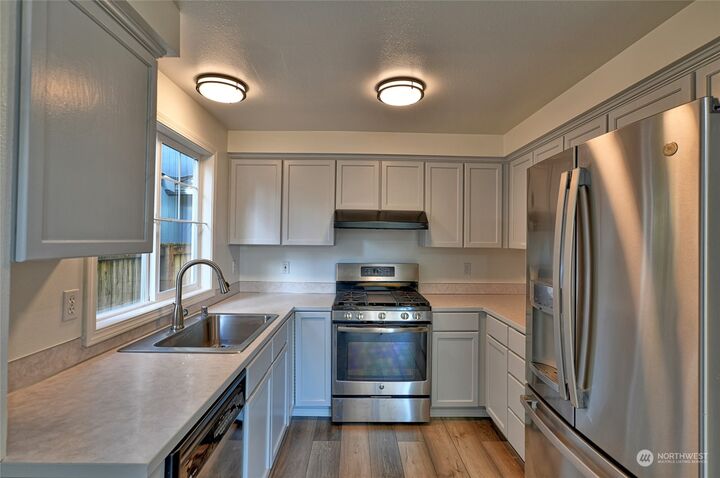 Property Photo: 6406 79th Place NE WA 98270