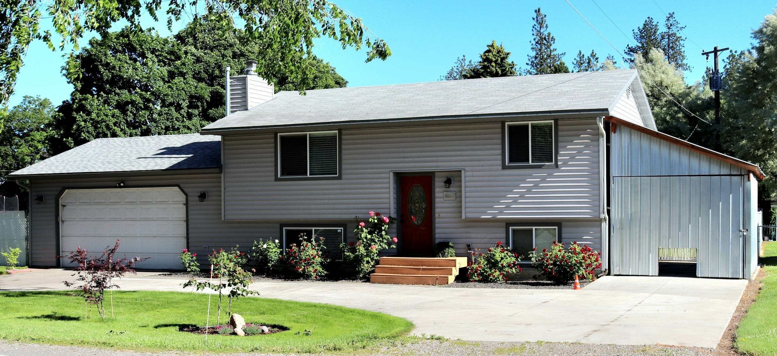 Property Photo: 5207 E 8th Ave WA 99212