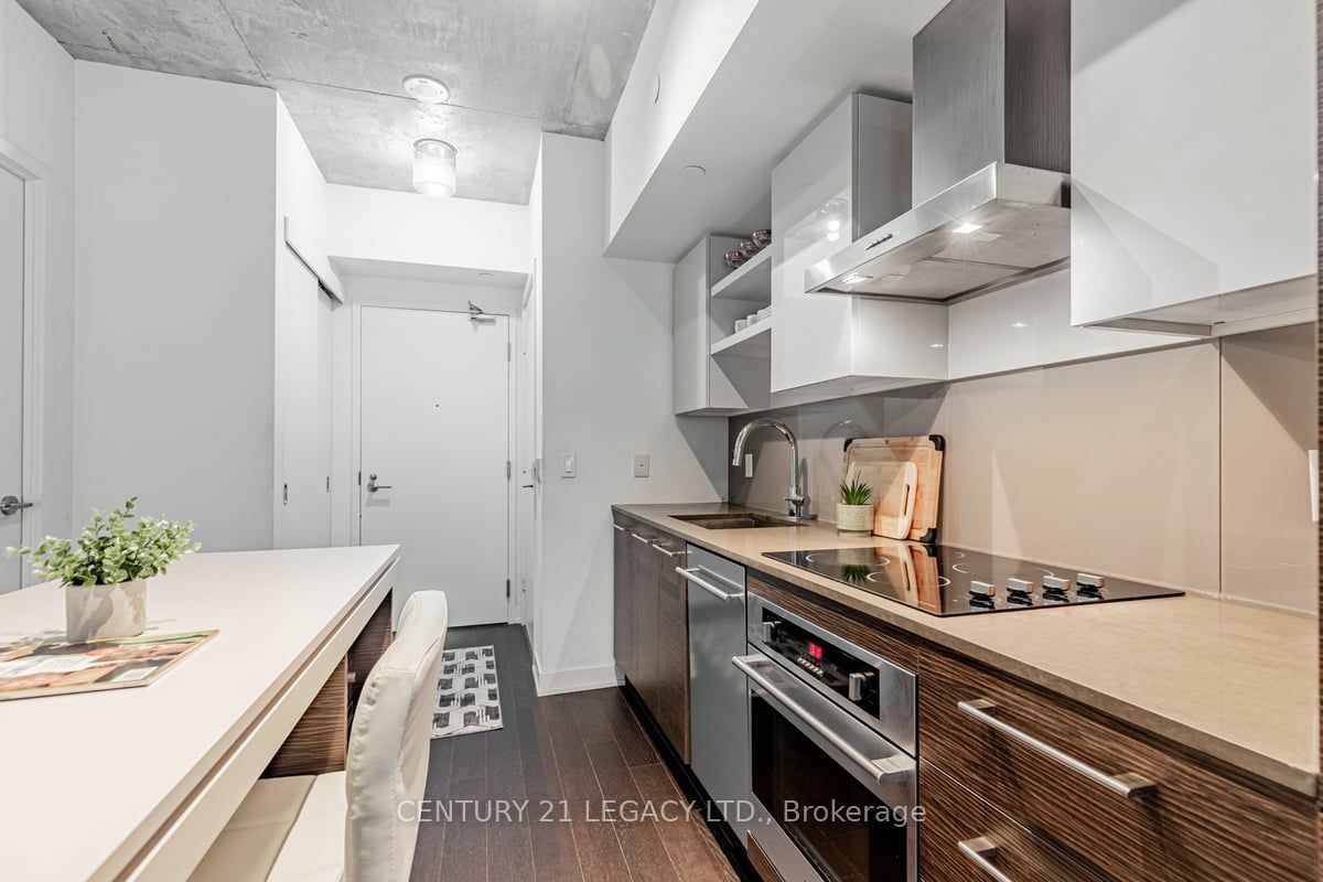 Property Photo:  1030 King St W 308  ON M6K 0B4 