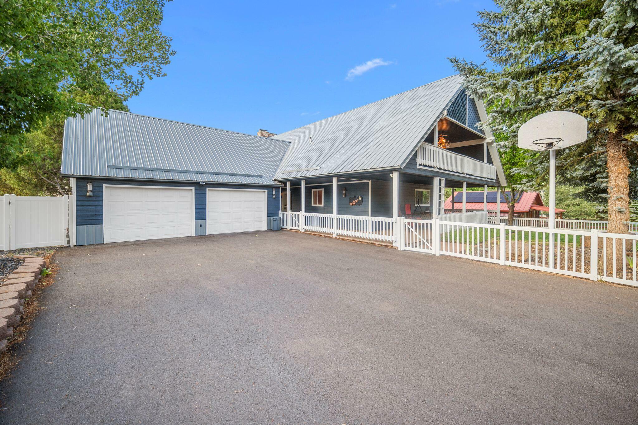 Property Photo: 835 E Mountain Vw Dr UT 84781