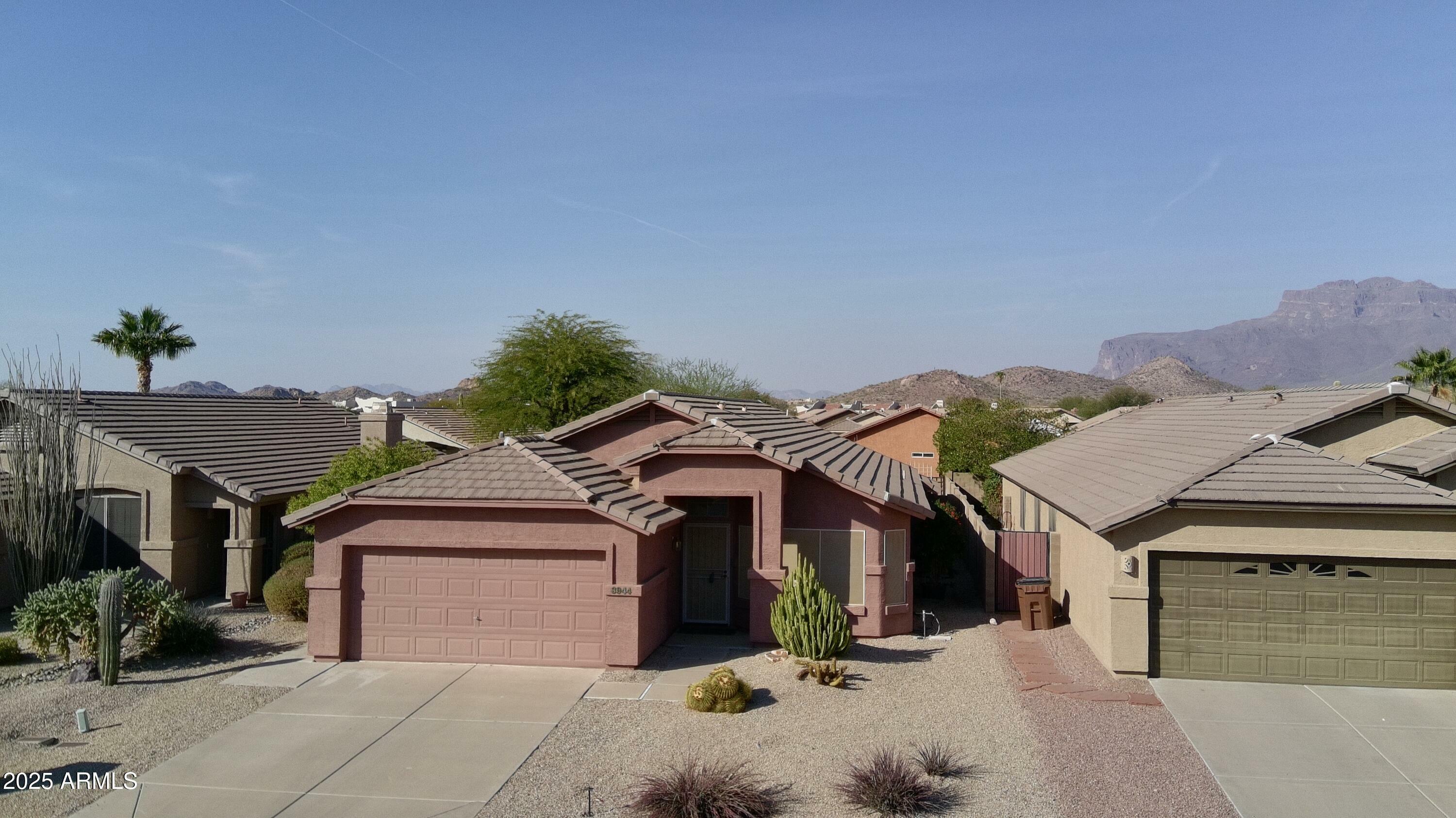 Property Photo: 8944 E Red Mountain Lane AZ 85118