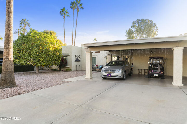 Property Photo:  707 S Desert Flower Drive S  AZ 85208 