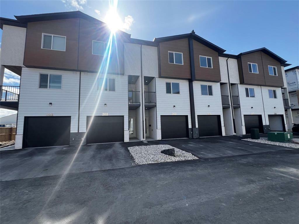 Property Photo: 591 Washington Avenue MB R2K 1M1