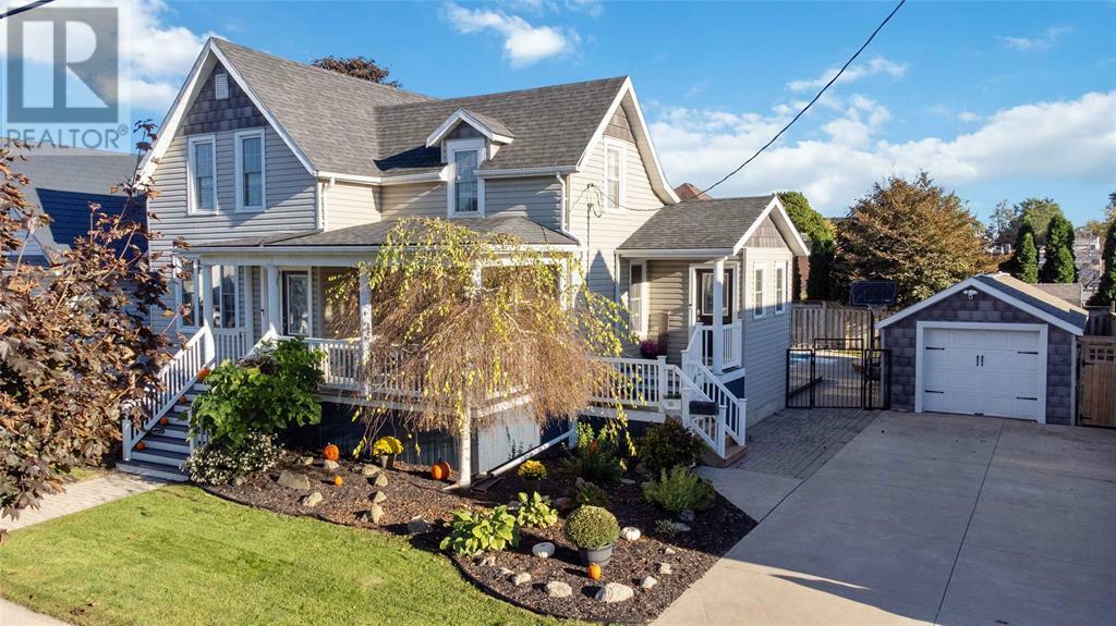 Photo de la propriété:  721 Elizabeth Street  ON N8A 3A1 