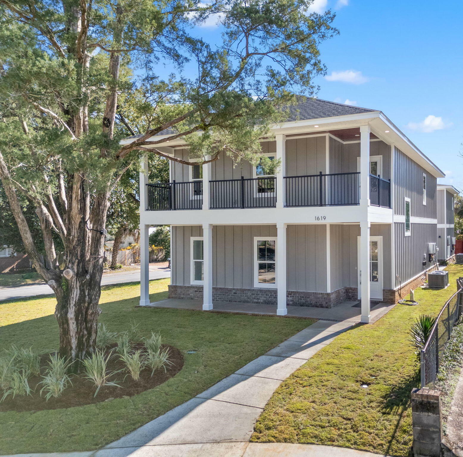 Property Photo: 1619 E De Soto Street FL 32501