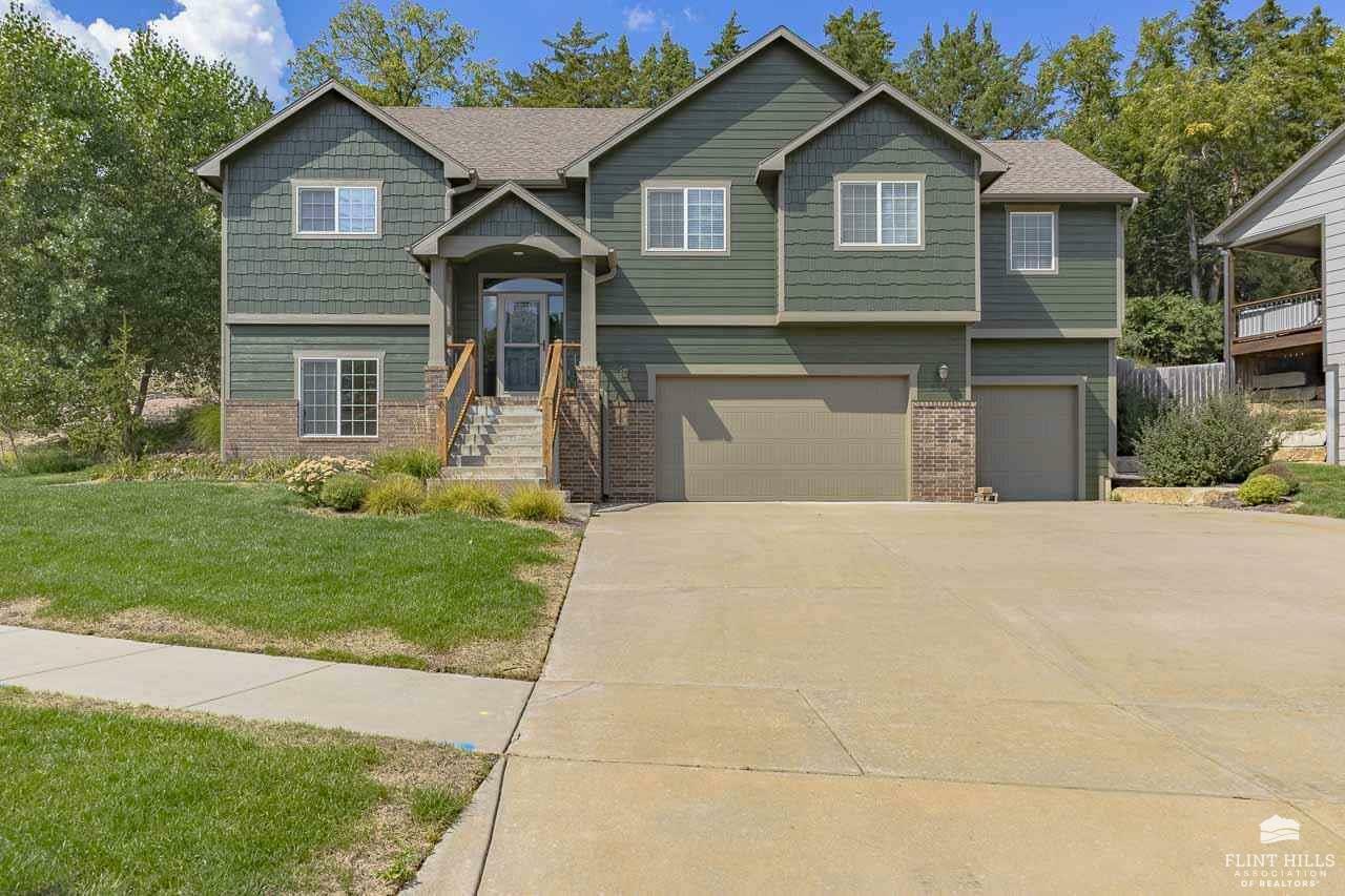 Property Photo:  5020 Shadowridge Drive  KS 66503 