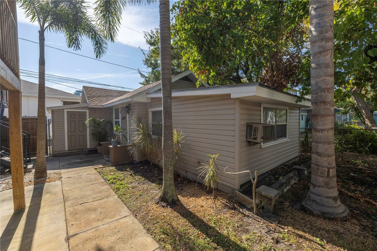 Property Photo:  742 7th Avenue N  FL 33701 