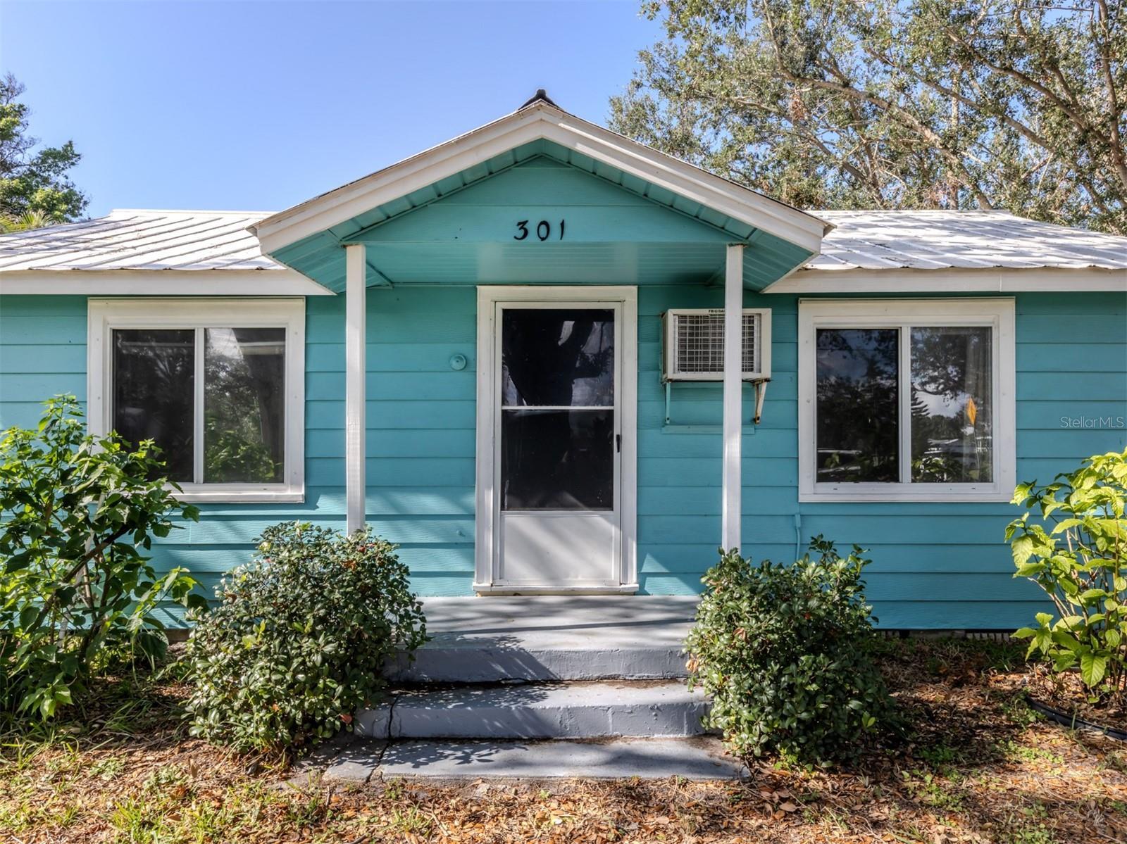 Property Photo: 301 River Boulevard S FL 34275