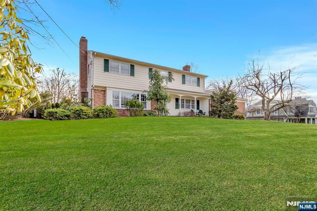 Property Photo:  291 Briarwood Drive  NJ 07481 