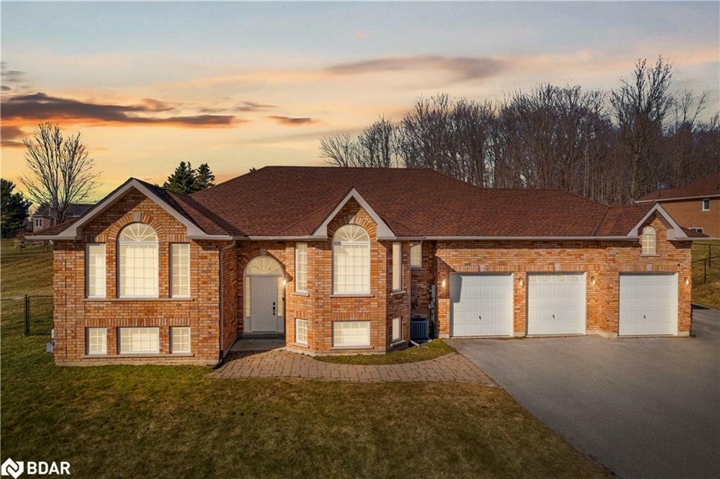 Property Photo: 1348 Hawk Ridge Crescent ON L3V 0Y6