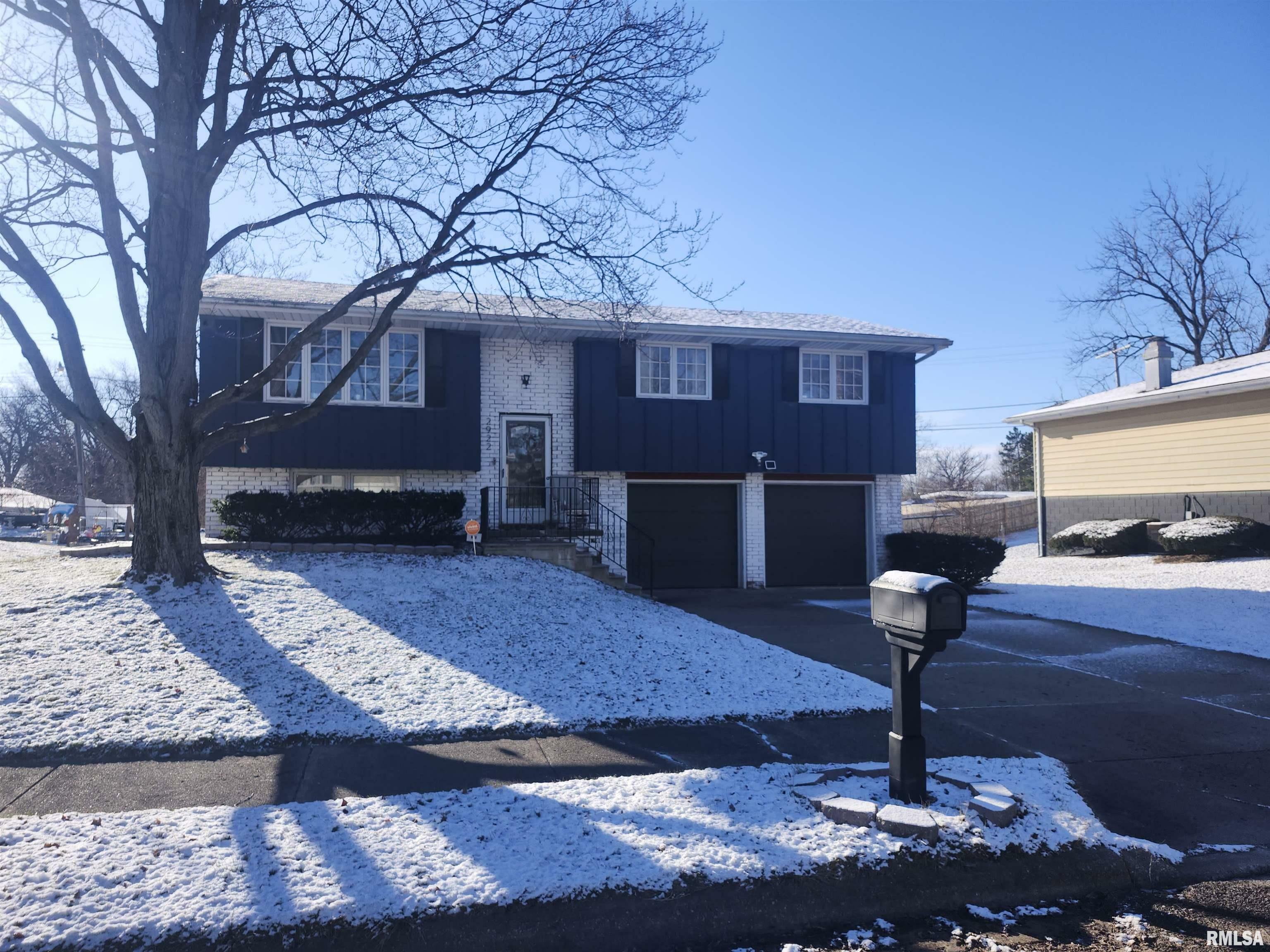 Property Photo:  2922 W Larchmont Lane  IL 61615 