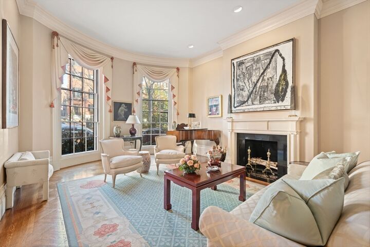 Property Photo:  22 Louisburg Square  MA 02108 
