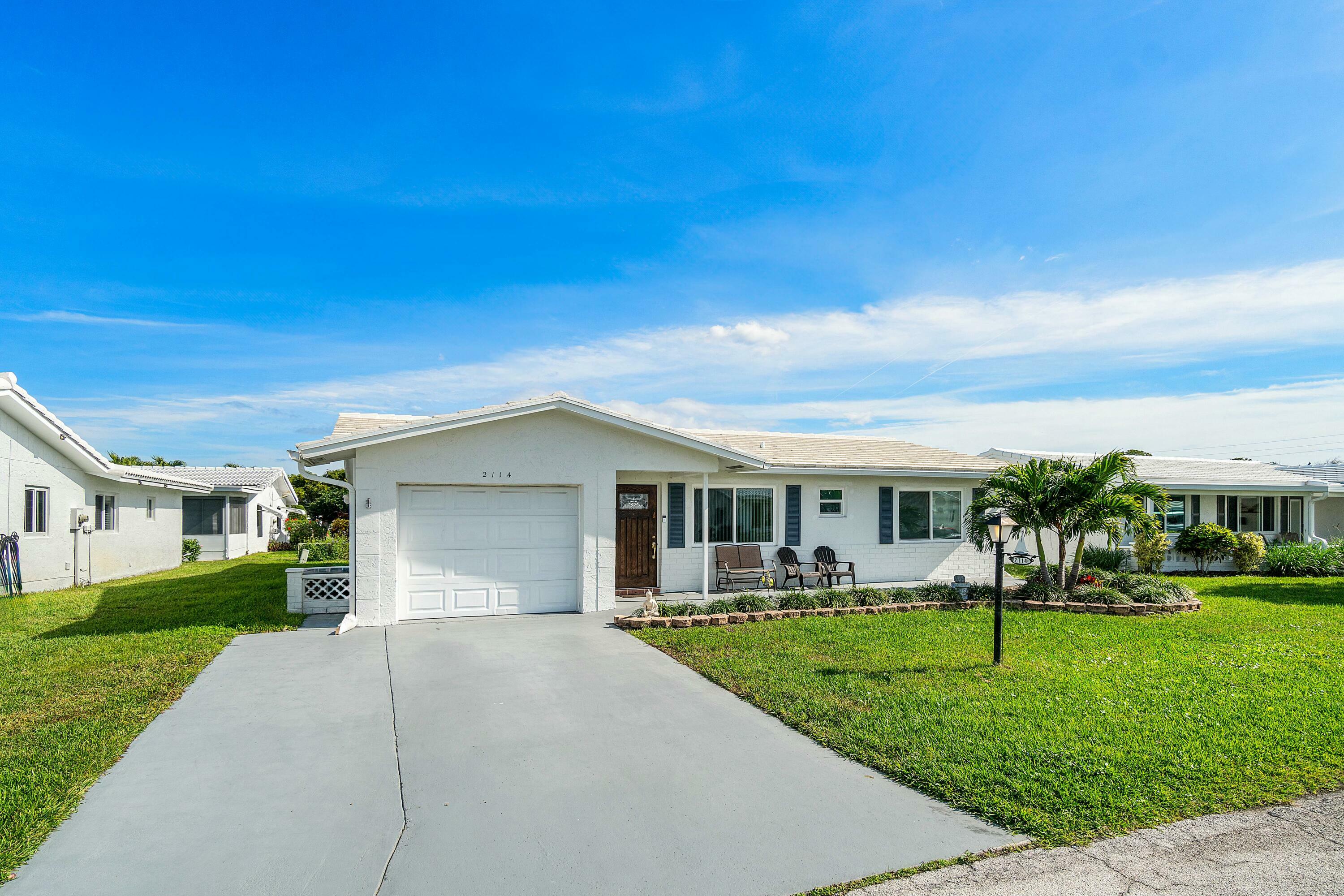 Property Photo:  2114 SW 22nd Street  FL 33426 