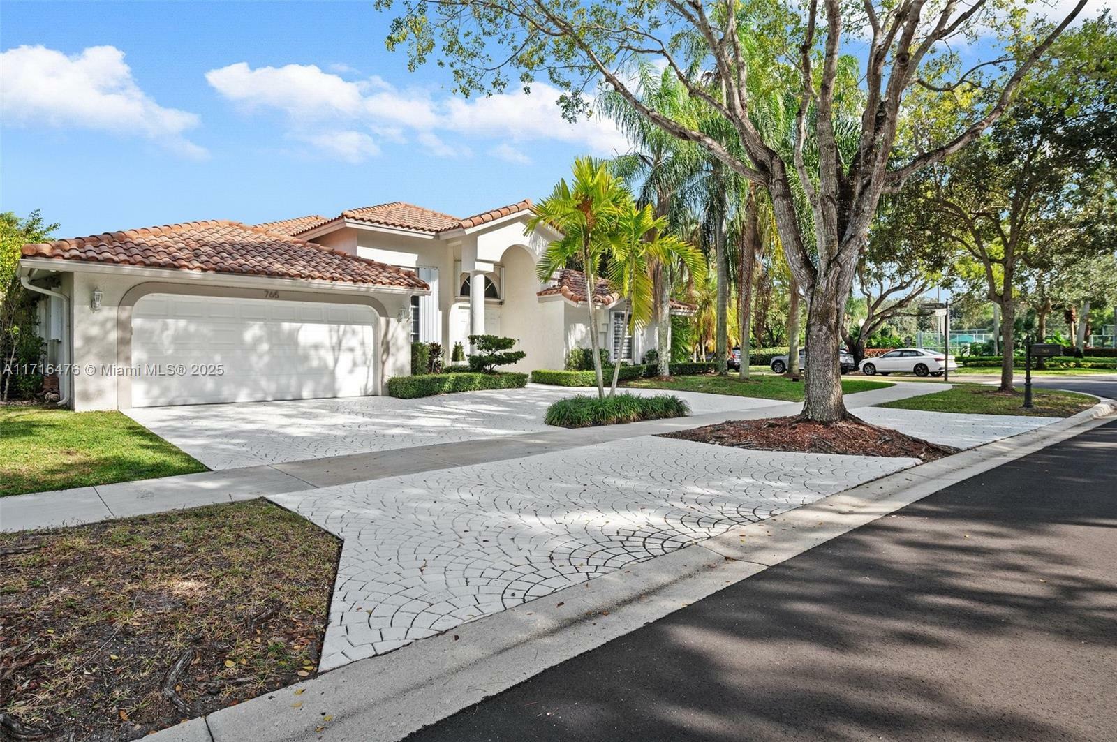Property Photo:  765 Bayside Ln  FL 33326 