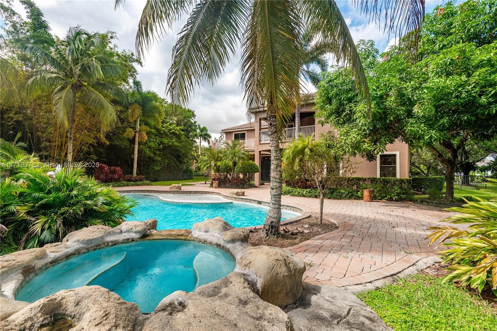 Property Photo: 1600 NW 117th Ave FL 33323