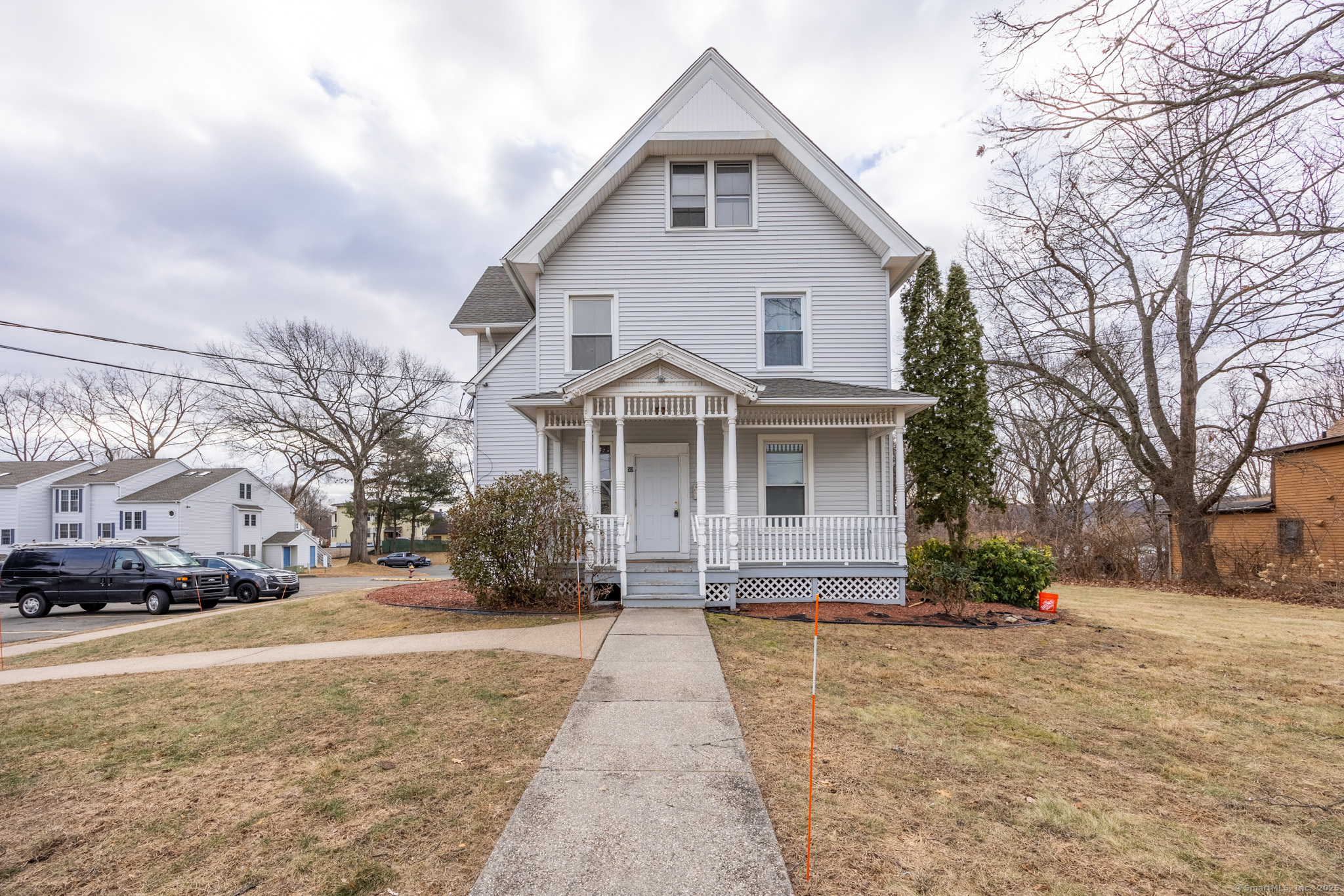52 Irving Street Apt 4  Bristol CT 06010 photo