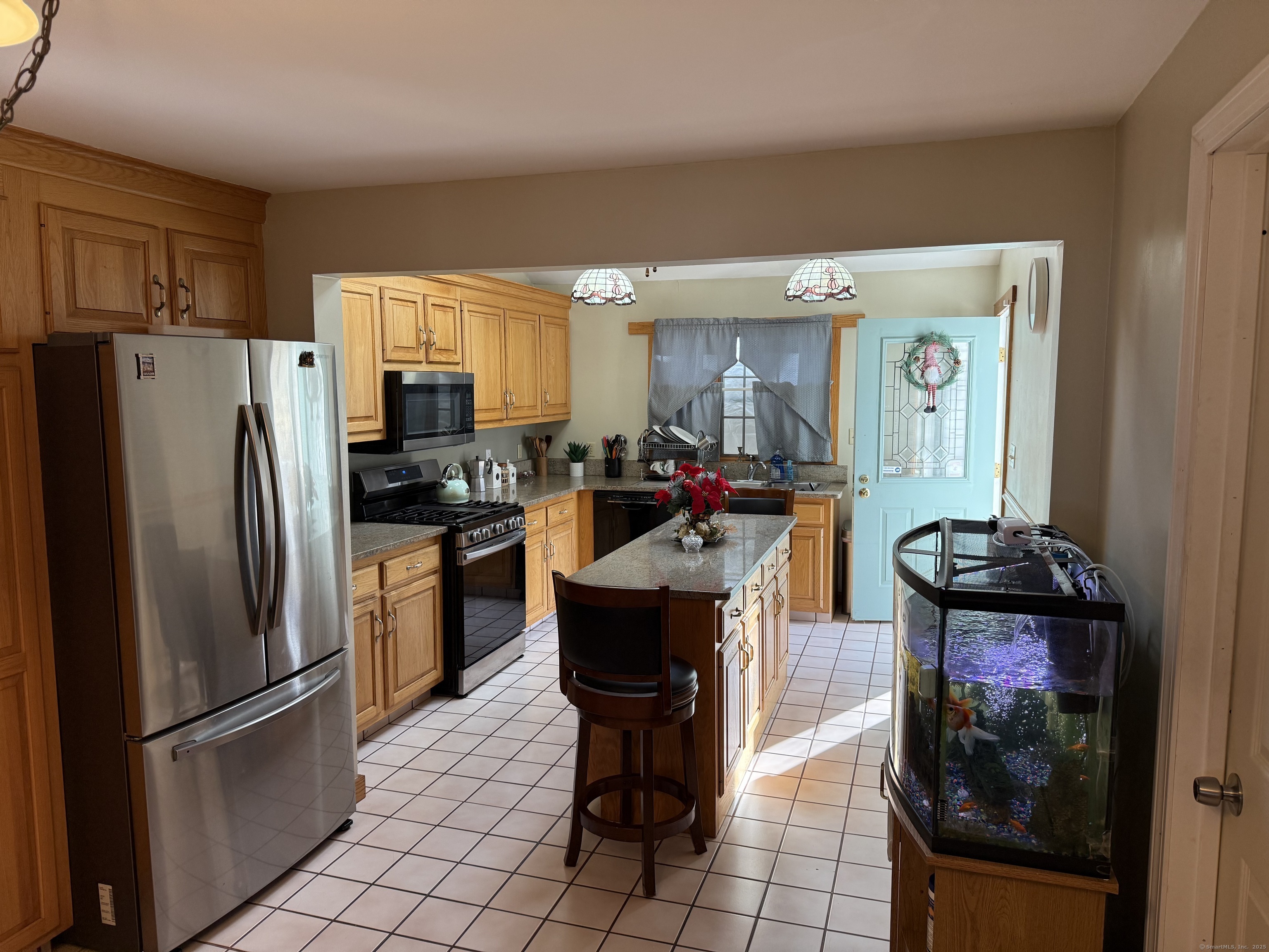 Property Photo:  31 Rockledge Drive  CT 06706 