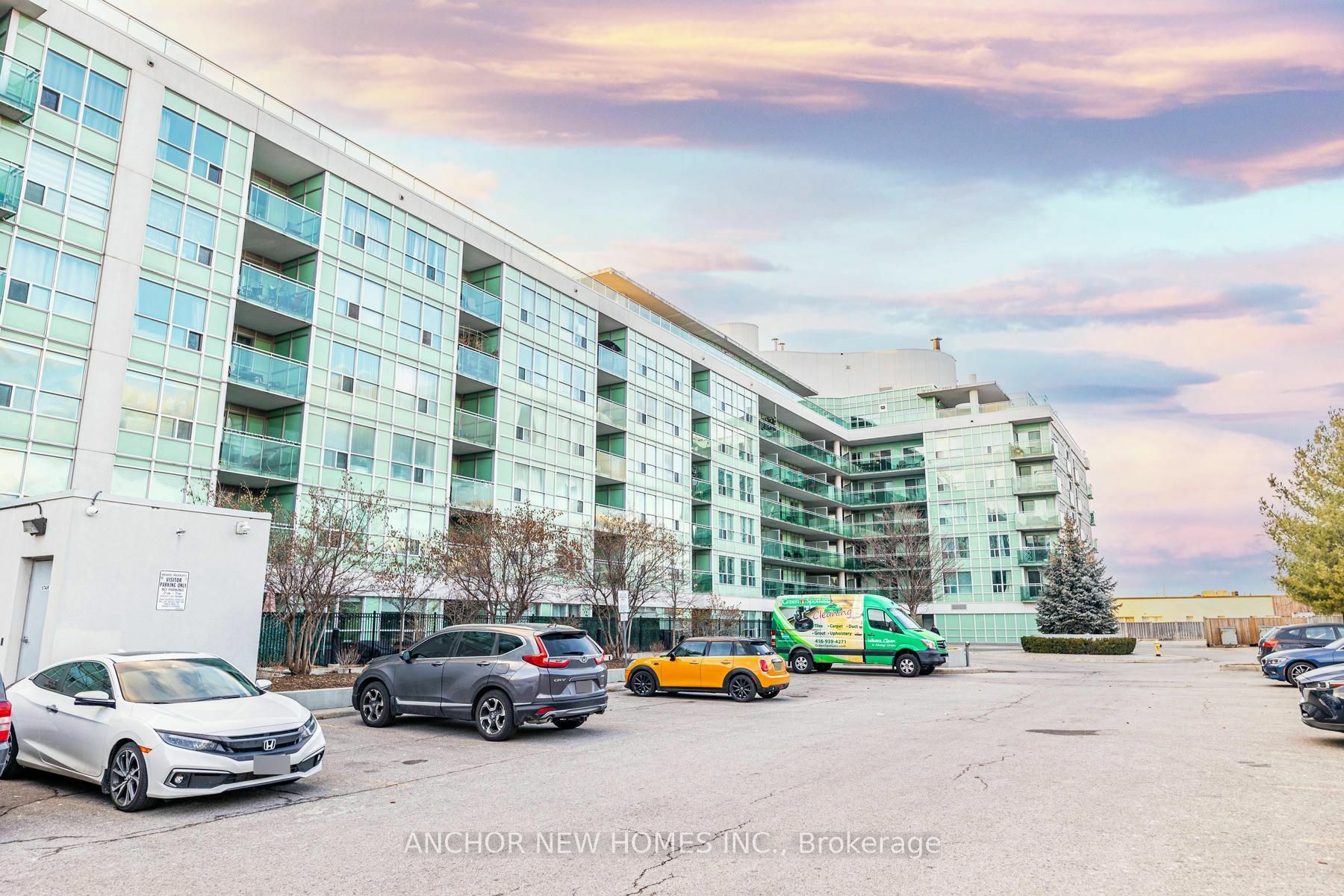 Property Photo: 60 Fairfax Crescent 426 ON M1L 0E1