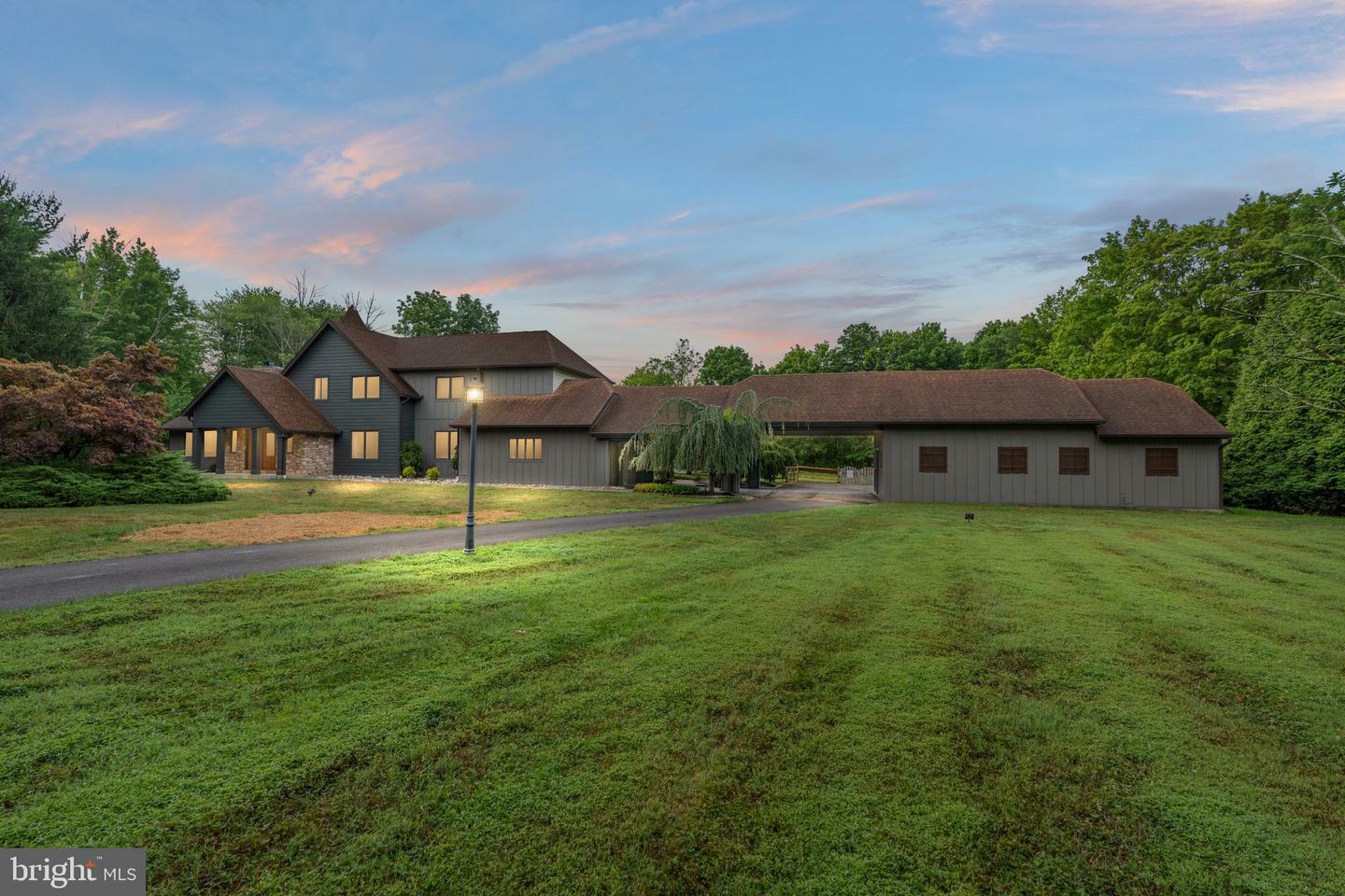 Property Photo:  125 Edison Furlong Road  PA 18901 