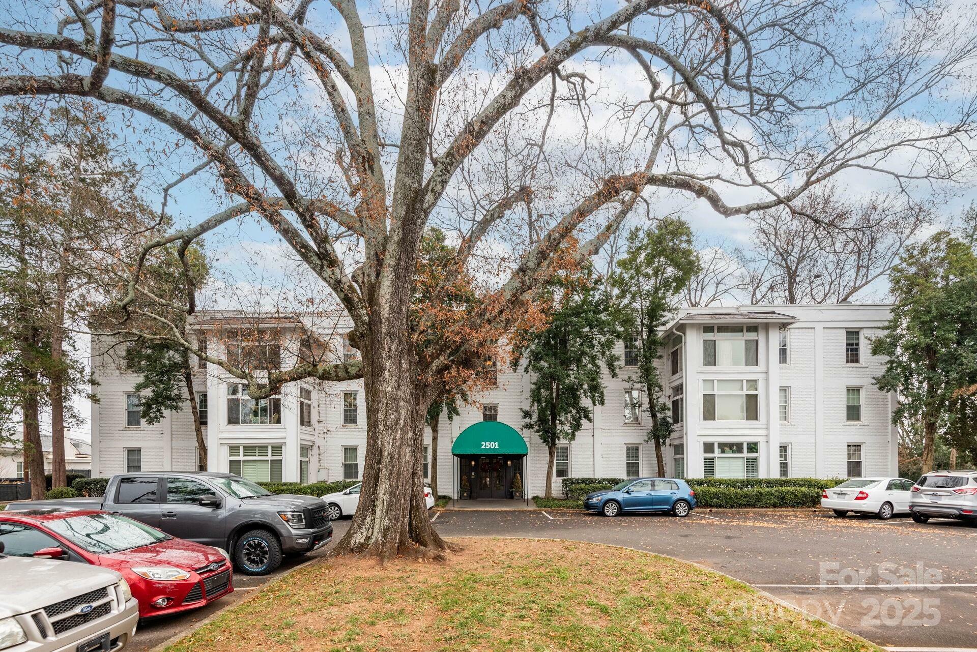 Property Photo:  2501 Roswell Avenue 307  NC 28209 