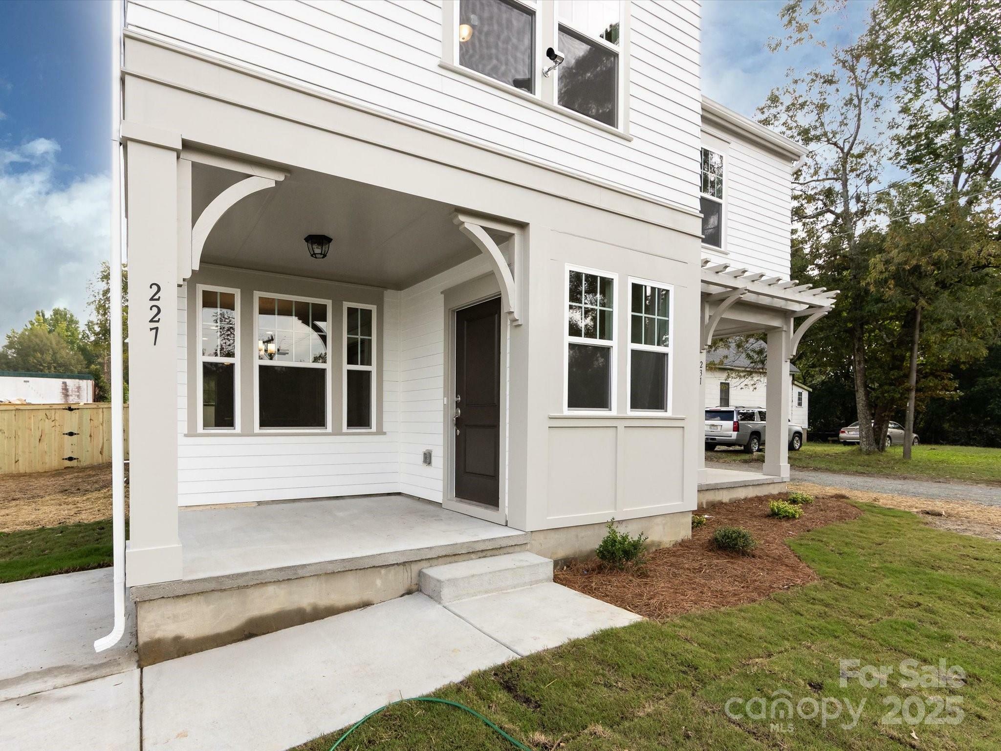 Property Photo:  227 Hoskins Avenue Drive  NC 28208 