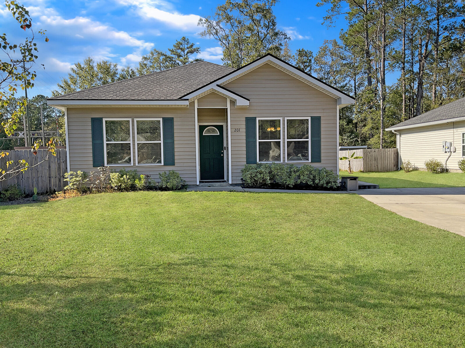 Property Photo: 201 Blossom Street SC 29445