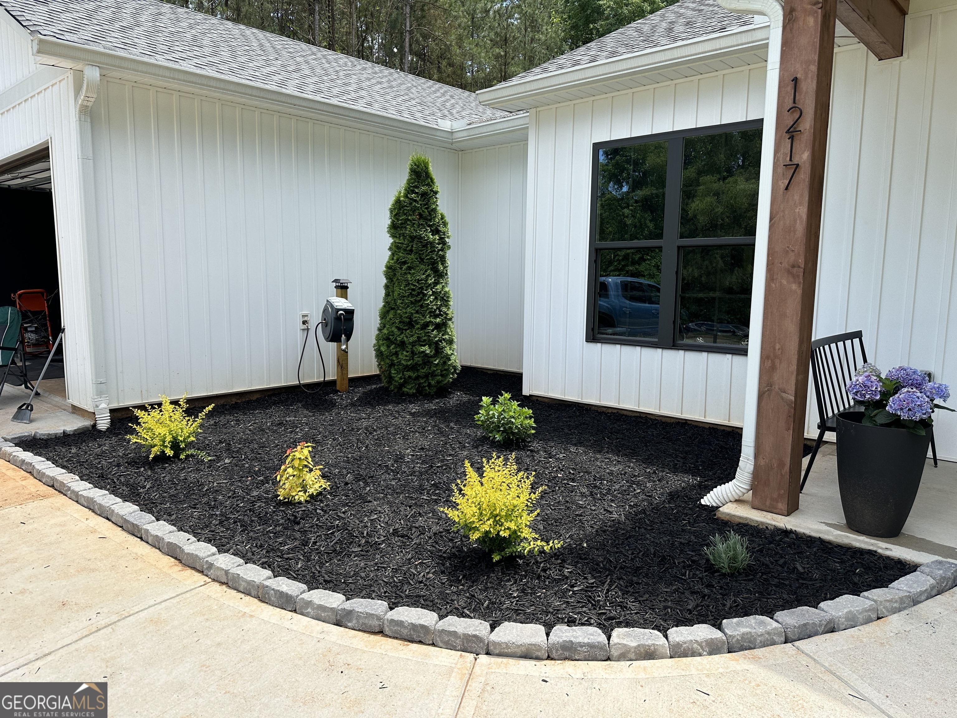 Property Photo: 1217 Eagles Nest Circle GA 30116