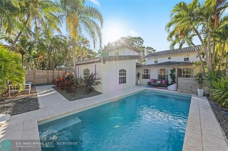 Property Photo:  625 NE 15th Ave  FL 33304 