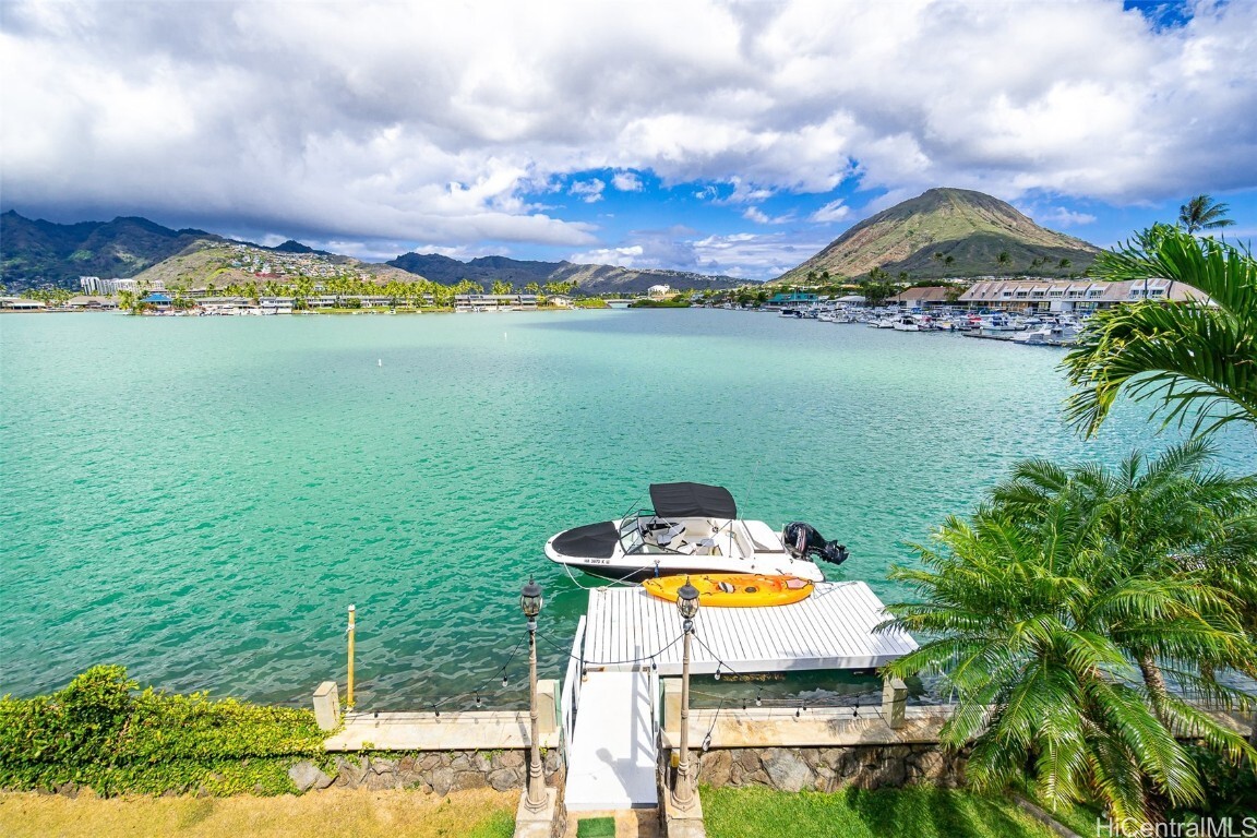 Property Photo: 7096 Kalanianaole Highway HI 96825