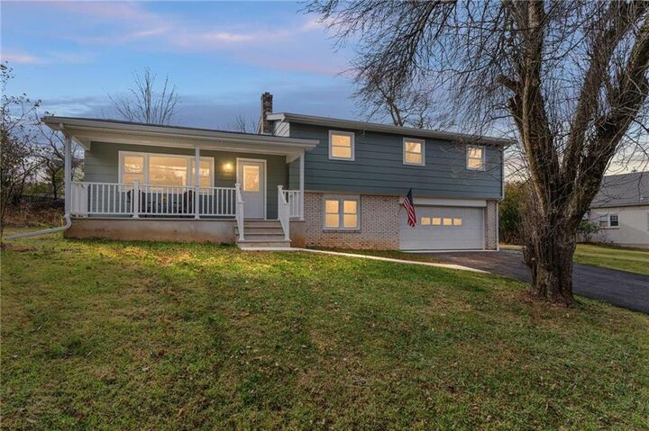 1444 East University Avenue  Lower Saucon Twp PA 18015 photo