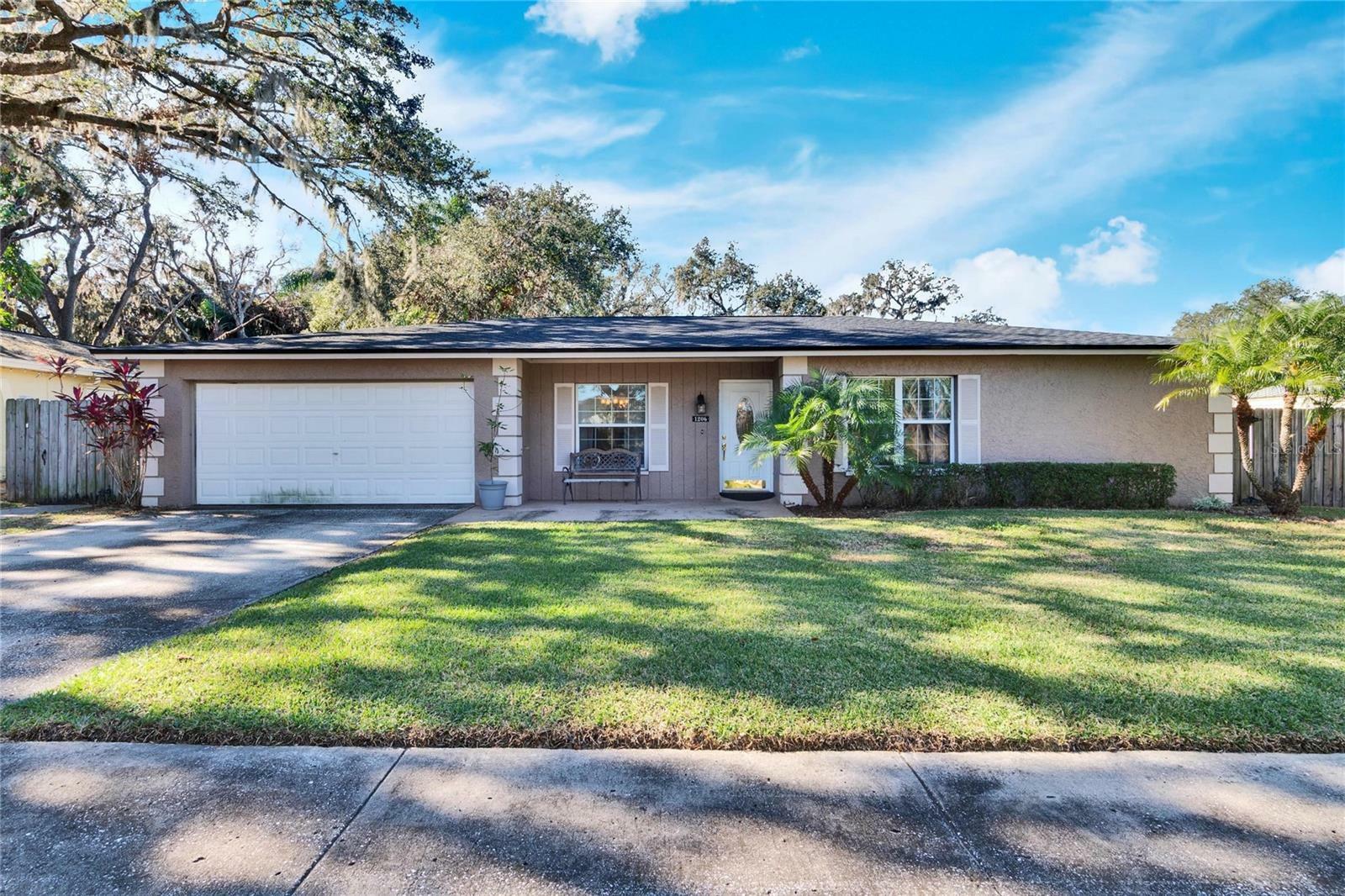 Property Photo: 1206 Meadowcrest Drive FL 33594