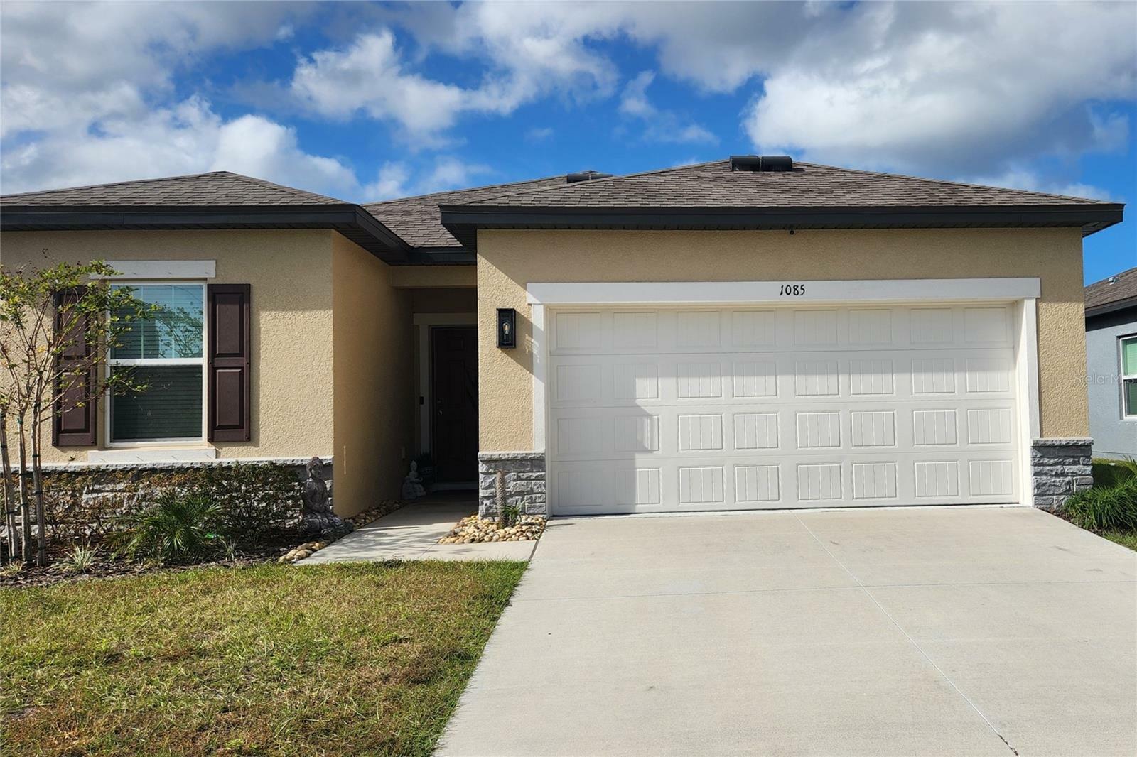 Property Photo:  1085 Kelly Fern Loop  FL 33570 