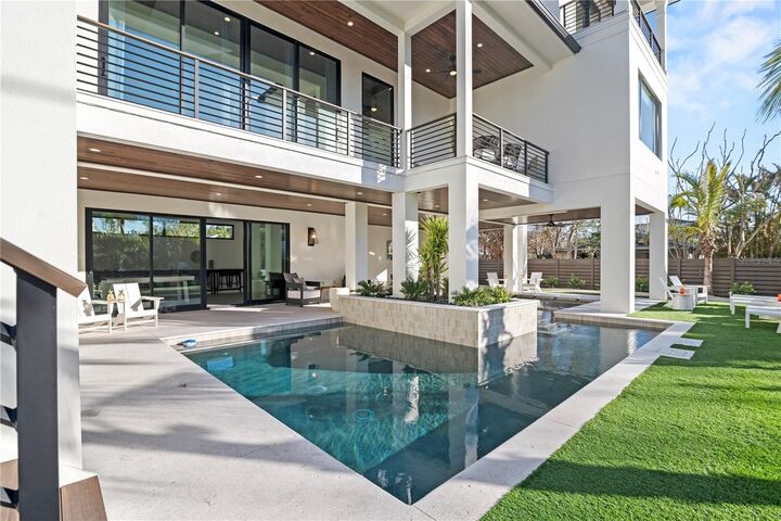 Property Photo: 7007 Point Of Rocks Road FL 34242