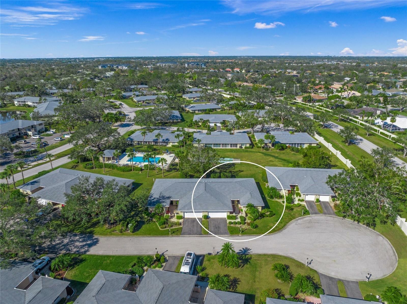 Property Photo:  6946 W Country Club Drive N  FL 34243 