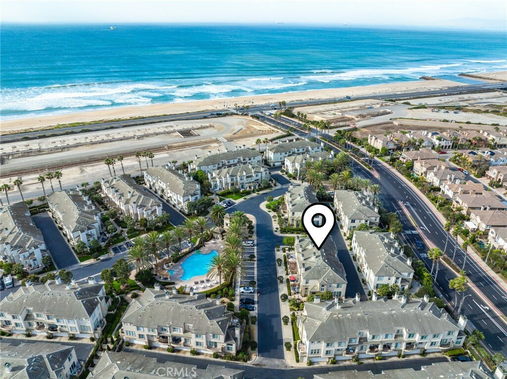 Property Photo:  6211 Surflanding Lane  CA 92648 