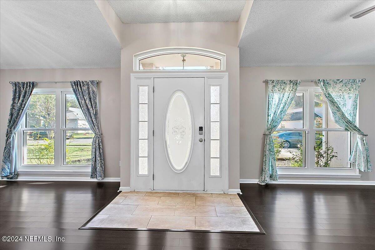 Property Photo: 3318 Abbeyfield Drive E FL 32277
