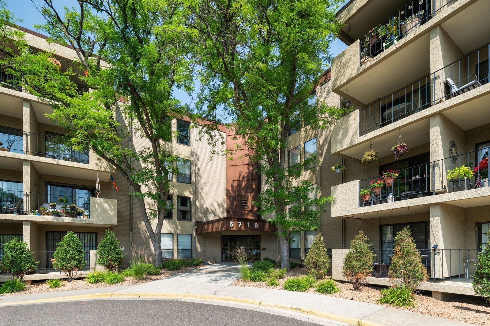 Property Photo:  6710 Vernon Avenue S 403  MN 55436 