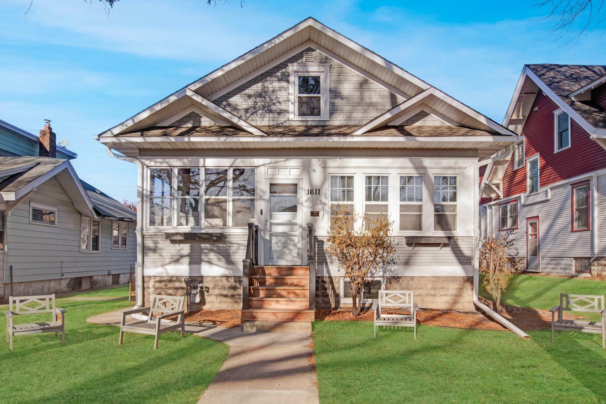 Property Photo:  1611 Stanford Avenue  MN 55105 