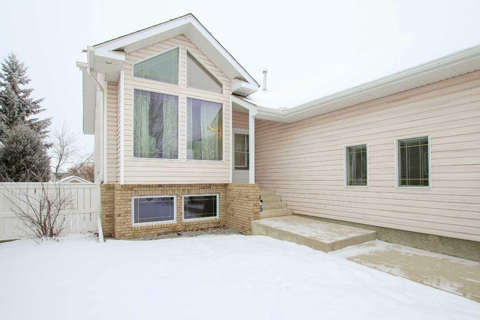 Property Photo:  136 Ahlstrom Close  AB T4R 2T6 