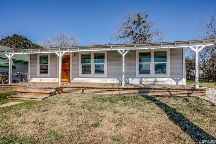 Property Photo: 311 Clarence St TX 78212