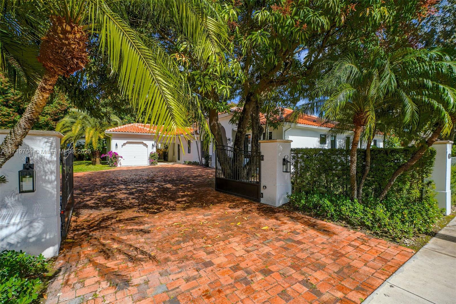 Property Photo: 7935 SW 168th St FL 33157