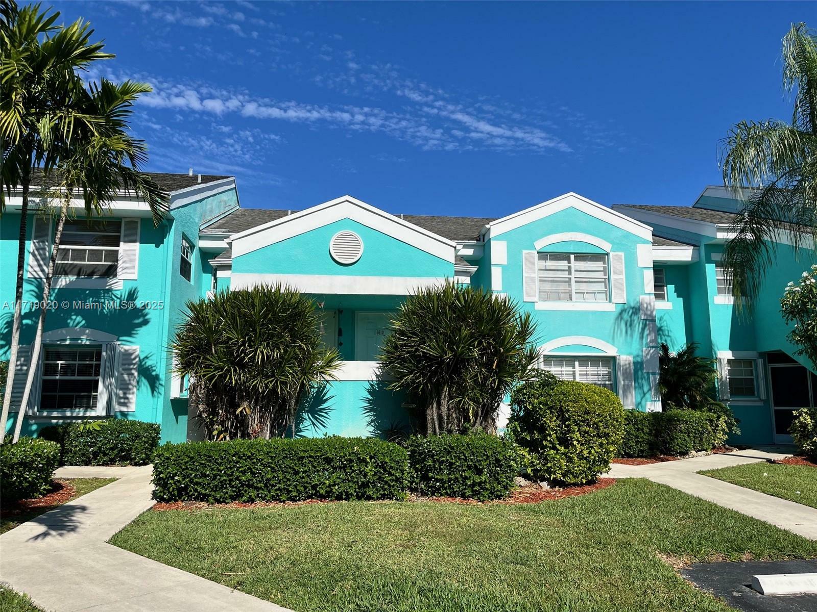 Property Photo: 2608 SE 20th Ct 204-A FL 33035