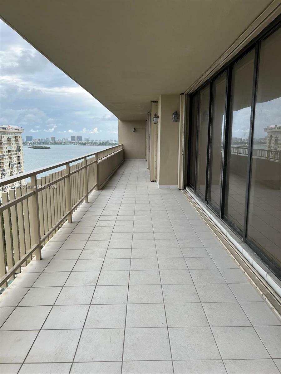 Property Photo:  11113 Biscayne Blvd 1952  FL 33181 